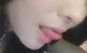 สาวหน้าสวยขาวเนียน